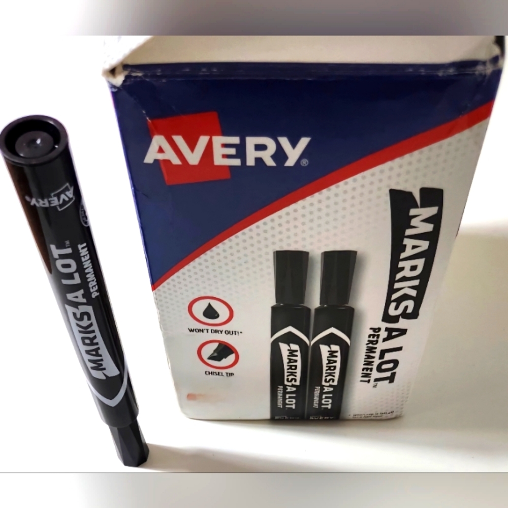 Avery 5 × Marks-A-Lot Desk-Style Permanent Markers